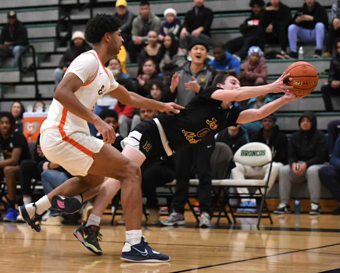 a Roosevelt vs Eastside Catholic boys basketball The Hardwood Invite final Portland Oregon December 20 2023 Taylor Balkom 33